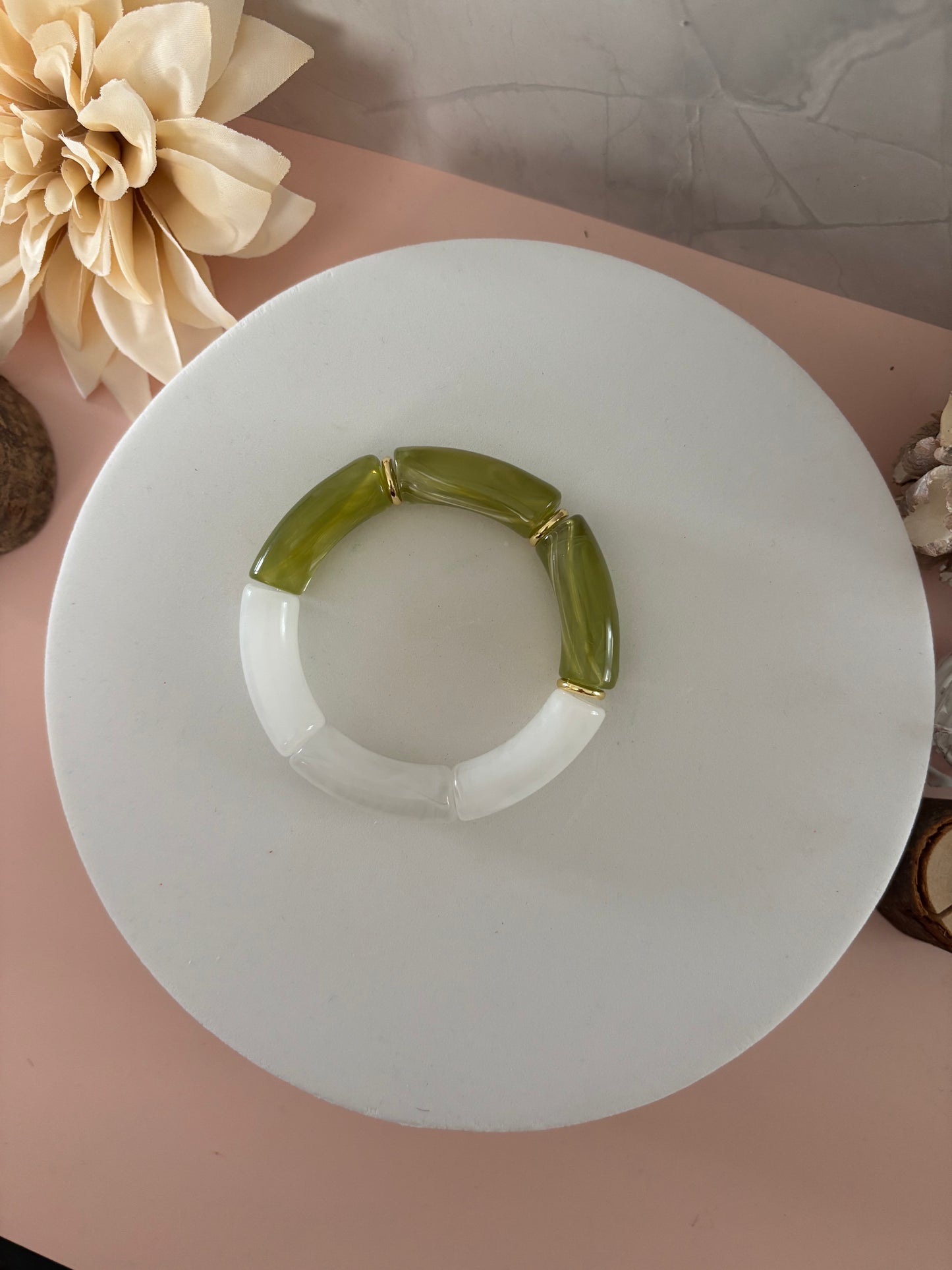 🍃 Bracelet Douceur d’Olive — vert olive, ivoire & doré